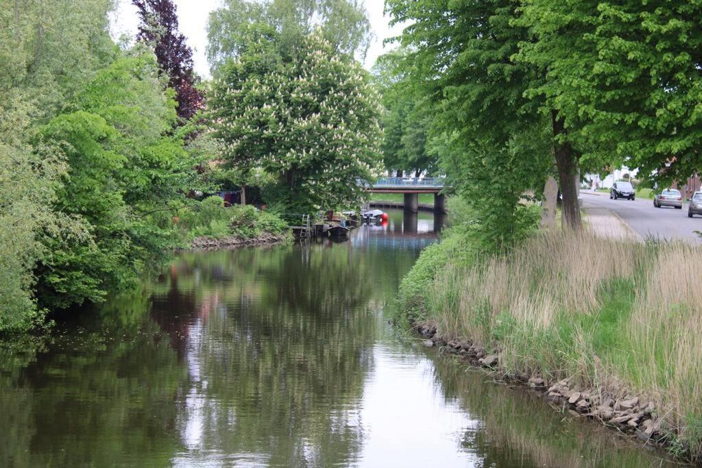 Hollaender Flair Friedrichstadt Exterior photo