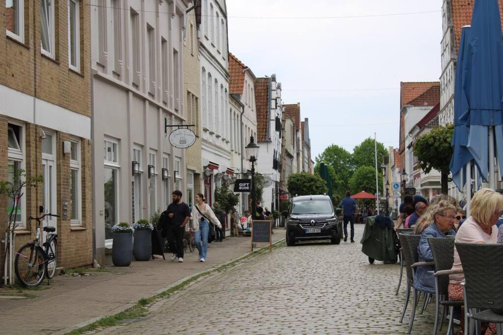 Hollaender Flair Friedrichstadt Exterior photo