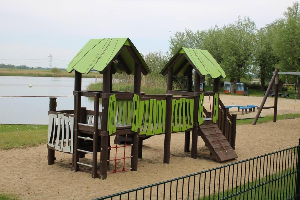 Hollaender Flair Friedrichstadt Exterior photo